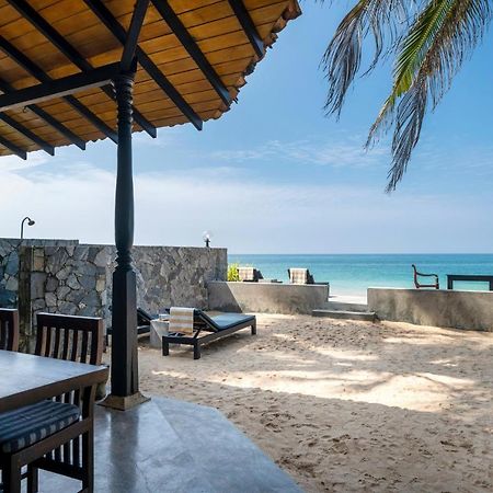 Blue Parrot Beach Villa Ambalangoda (Galle) Exterior foto