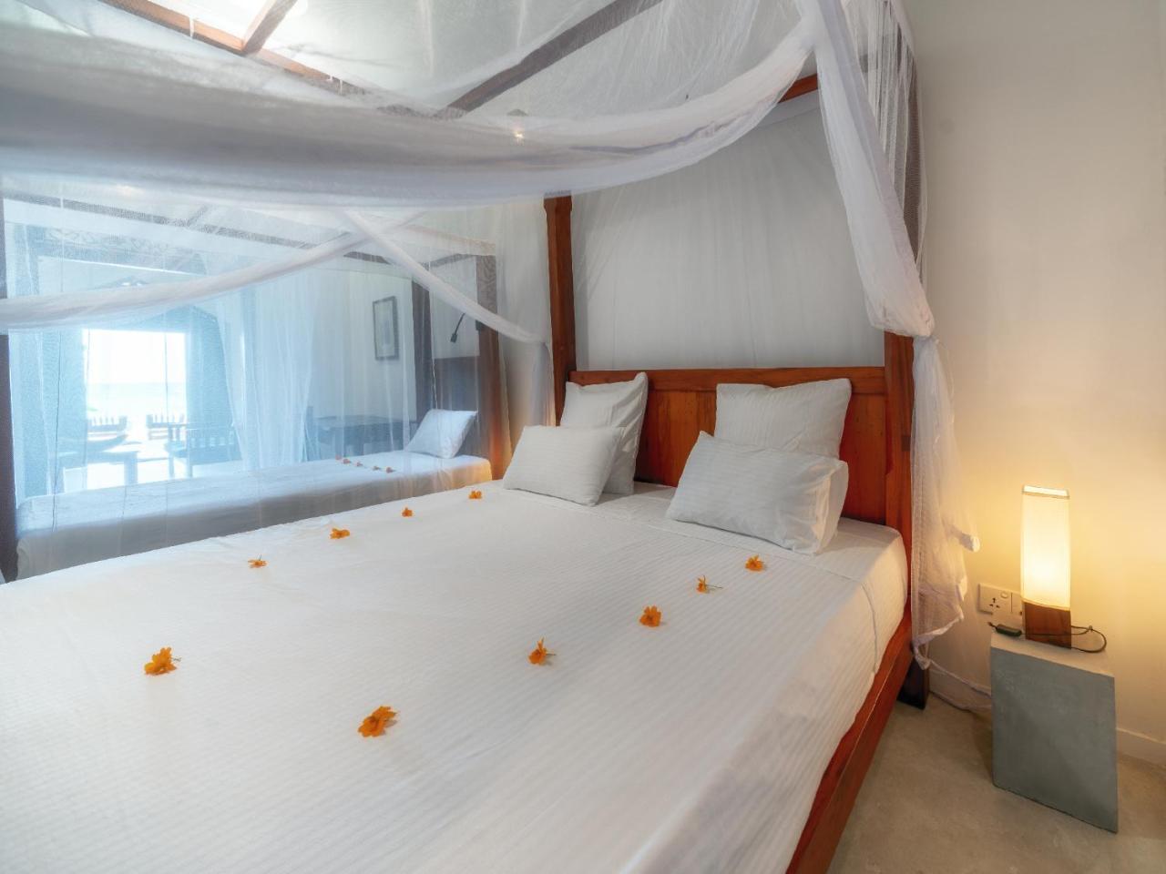 Blue Parrot Beach Villa Ambalangoda (Galle) Exterior foto